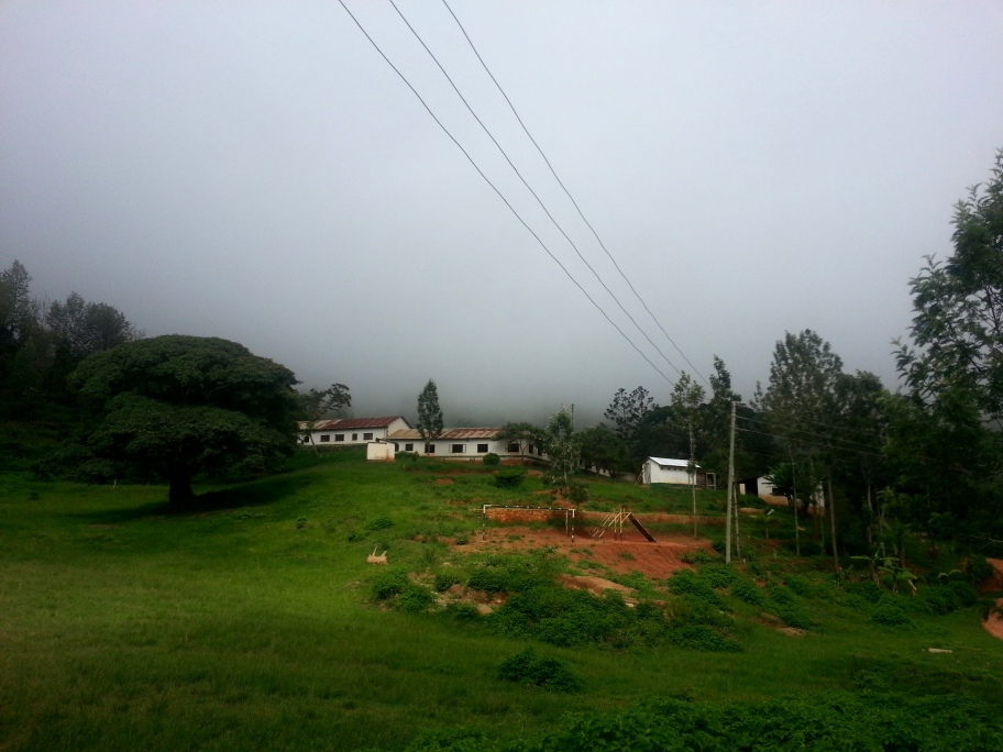Wusi Primary welcoming the morning fog